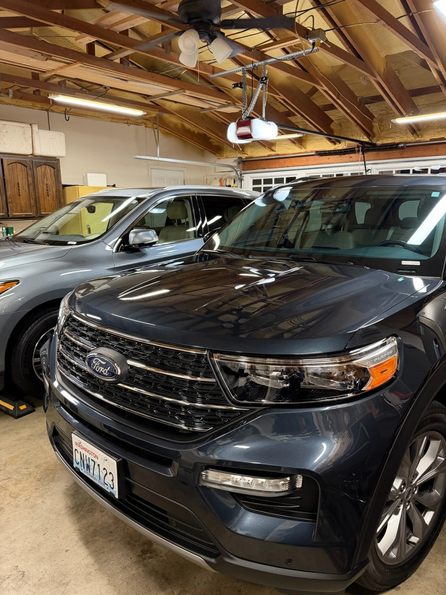 Ford Explorer SUV detailing Kennewick WA - professional paint protection and polish by Colombian Car Detailing